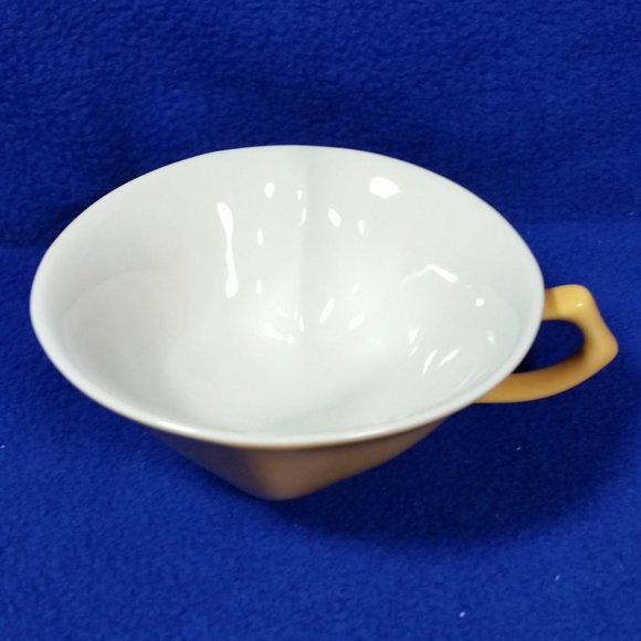 Vintage Mary Kay Yellow Heart Shaped Tea Cup and Saucer 1980's Consultant Gift - Picture 8 of 10